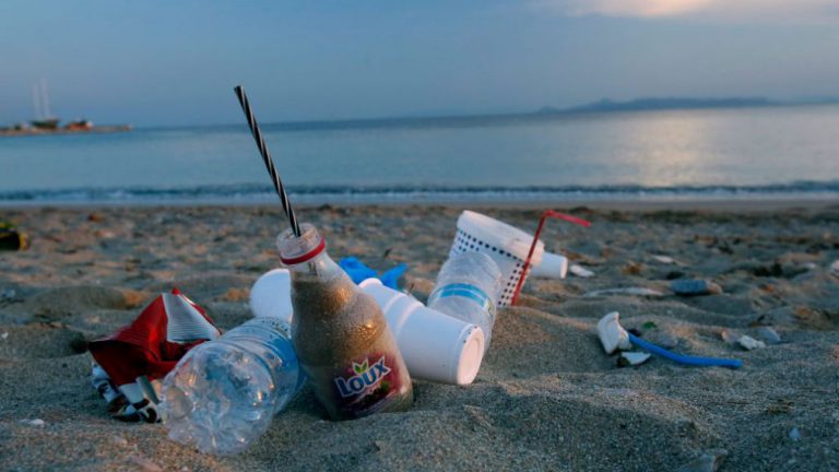 Greece to implement plastic ban