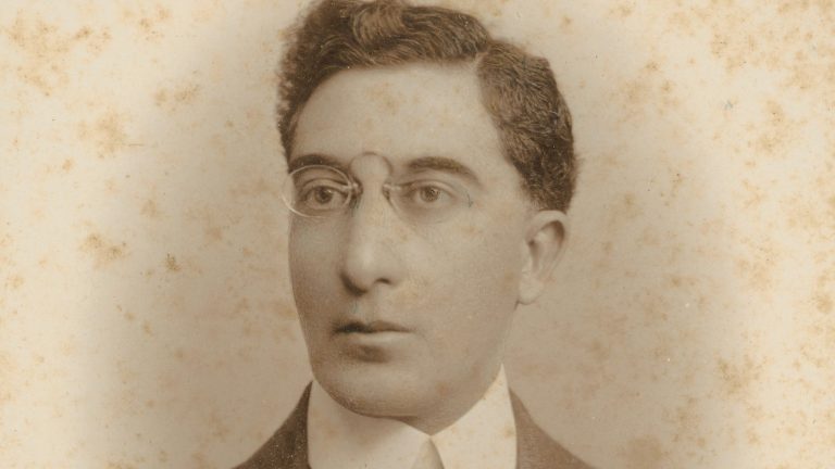 Constantine Cavafy: Renowned Greek poet of 20th century literature