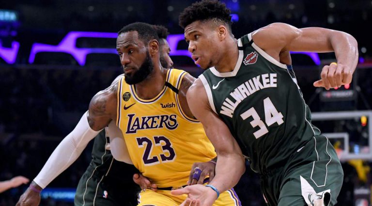 Giannis Antetokounmpo sidelined for  at least two games with knee sprain