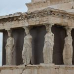 1024px-The_Porch_of_the_Caryatids,_The_Erechtheion,_Acropolis_of_Athens_(13889671980)