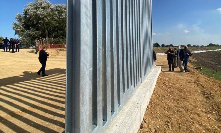 Greece to deploy new steel barrier against migrants at Turkish border