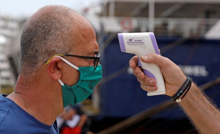 Greece tops 500 daily COVID-19 infections for first time