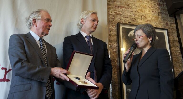 Mary Kostakidis condemns abuse directed at WikiLeaks founder Julian Assange
