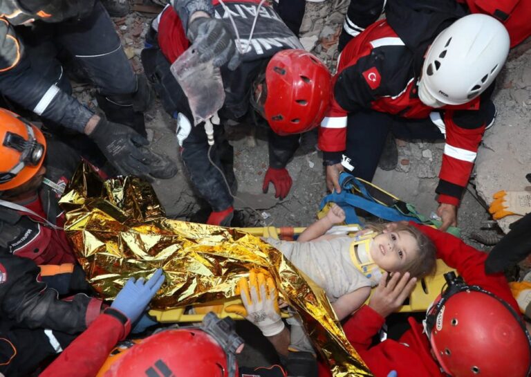 Young girl miraculously pulled from rubble in Turkey four days after devastating Aegean quake