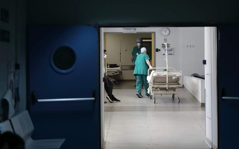 Coronavirus deaths hit new daily record in Greece