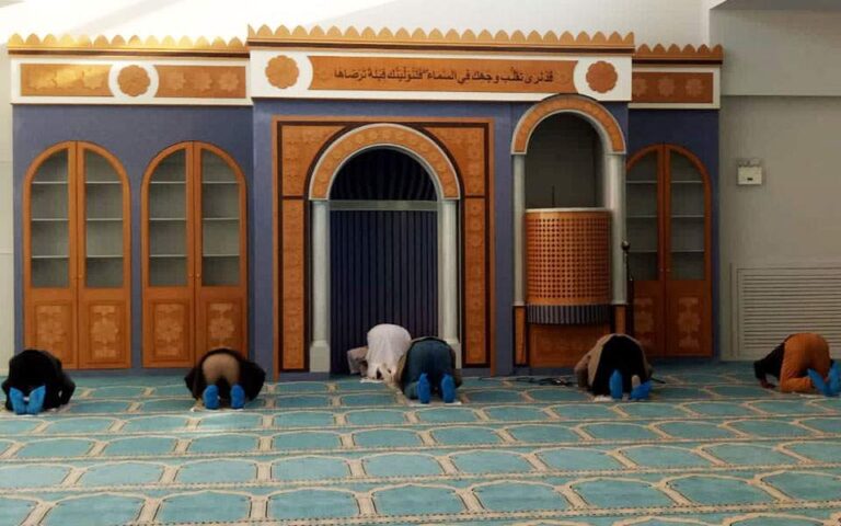 First mosque in Greek capital opens doors to worshipers