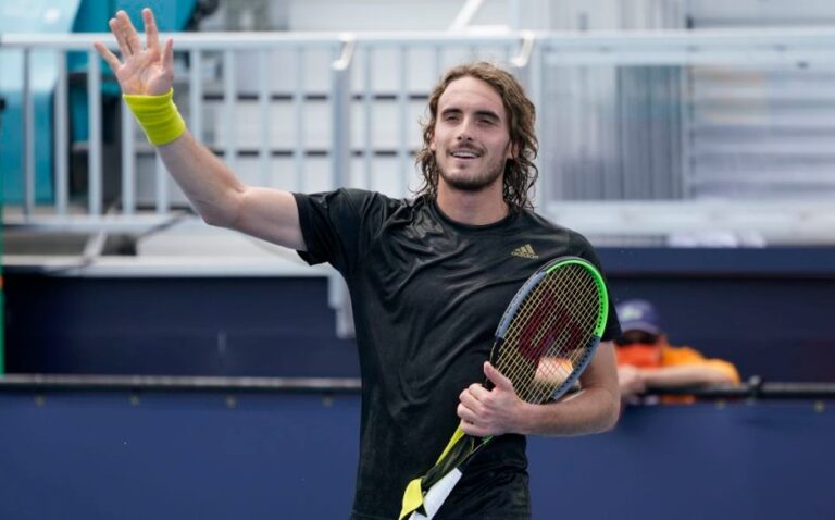 Stefanos Tsitsipas advances through Miami Open while Thanasi Kokkinakis sees early exit