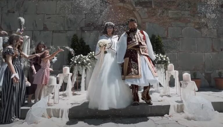 Couple holds 19th Century wedding in honour of Greek Revolution