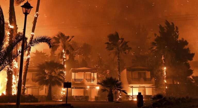 Fire tears through Greek town of Loutraki, monasteries and villages evacuated