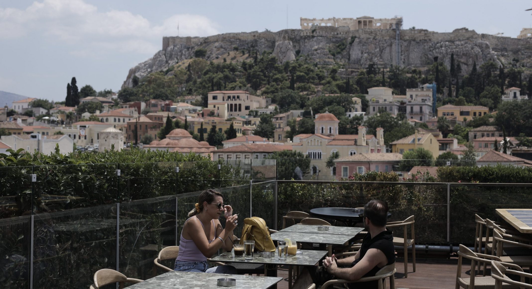 Greece extends mandatory regular COVID testing for all unvaccinated tourism and restaurant staff