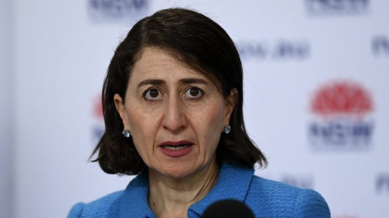 NSW confirms record 633 cases, Melbourne lockdown tightens