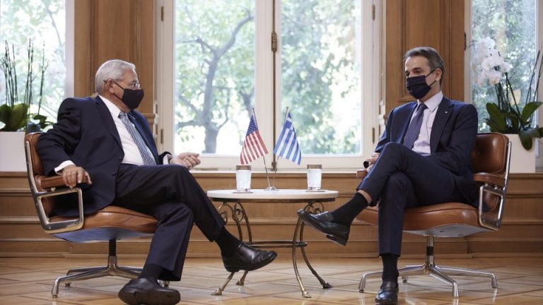 Kyriakos Mitsotakis meets with US Senator Bob Menendez