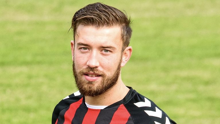 Newcastle Jets sign on Greek footballer Savvas Siatravanis