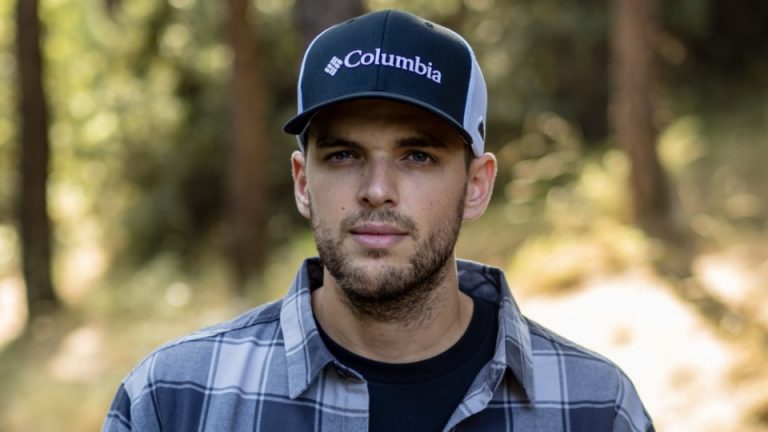 Greek extreme athlete warns about the impact of climate change