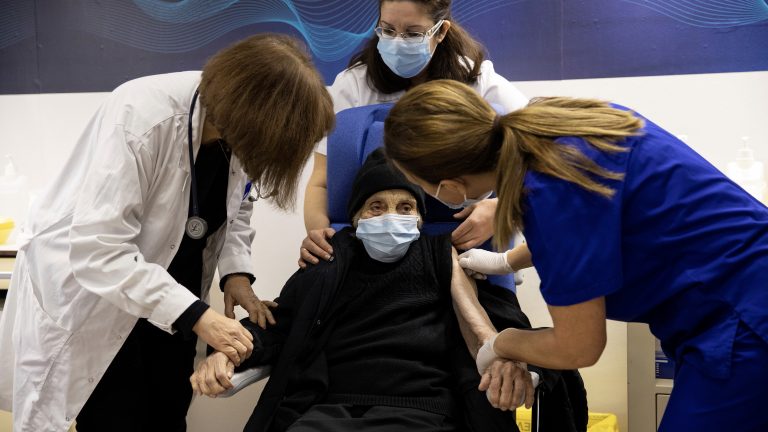 Greece to make vaccinations for people over 60 mandatory