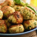 Traditional-Greek-Kolokithokeftedes-Fried-ZucchiniCourgette-Balls-Recipe-1