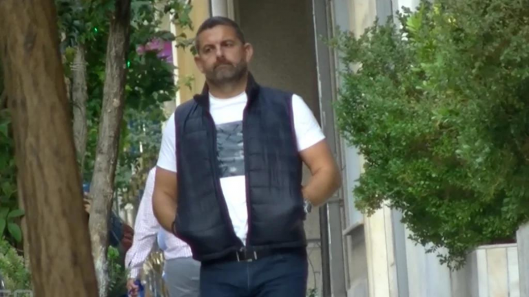 Alleged fraudster Bill Papas makes legal bid to suppress former lawyer’s evidence