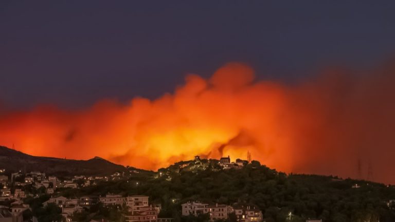 Hundreds evacuated as wildfires rage near Athens