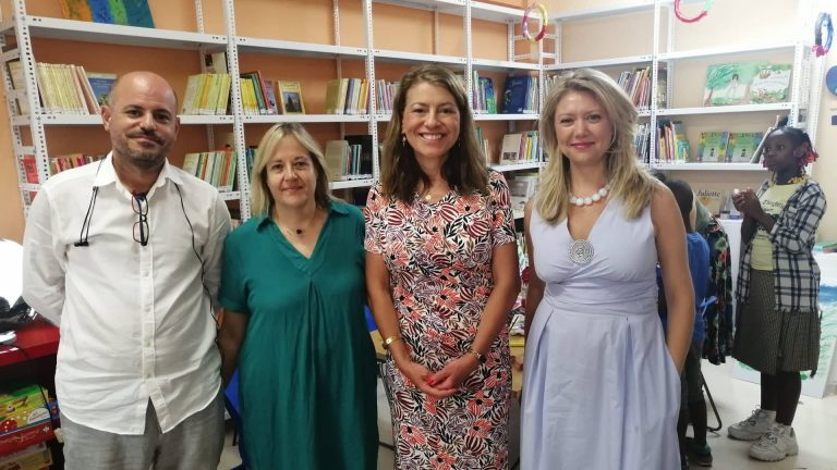 Jenny Mikakos meets with Ukrainian families at Greek Council for Refugees in Athens