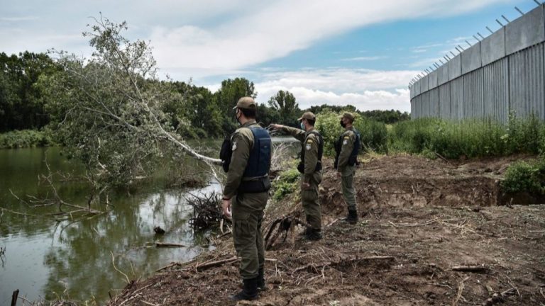 Greek police locate 38 stranded refugees near Turkish border