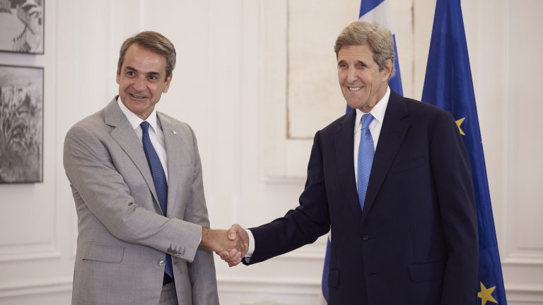 Climate change, green shipping dominates US envoy John Kerry’s visit to Greece