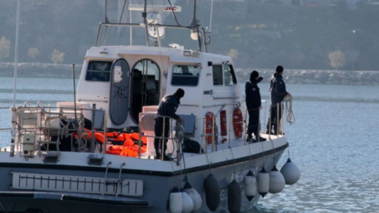 Dozens feared dead after migrant boat sinks off Kaparthos island