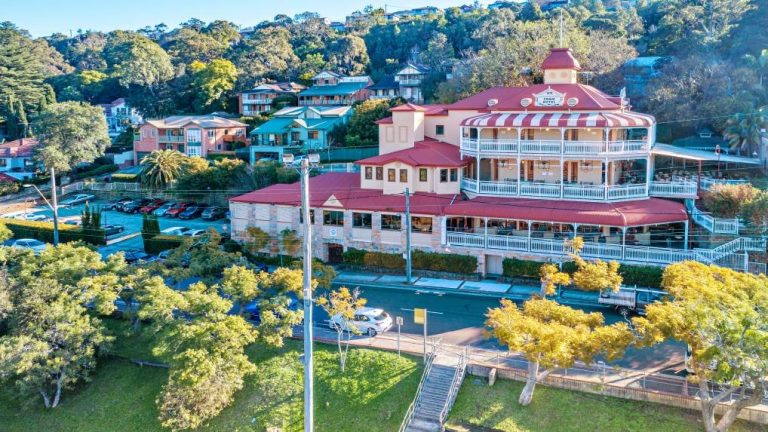 The Gravanis brothers put the Como Hotel in Sydney’s south up for sale