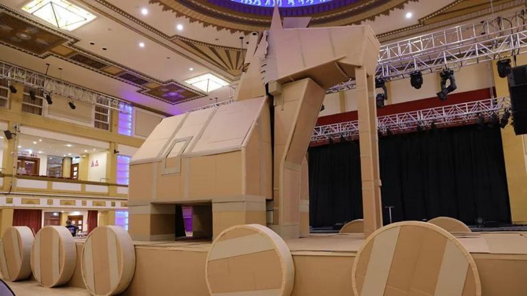 Giant cardboard structure of Trojan Horse breaks world record