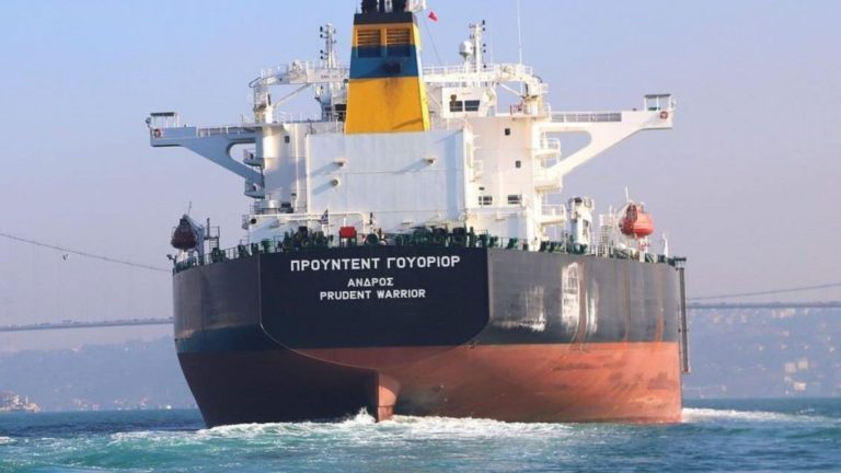 Greek shipping ministry announces release of two vessels held by Tehran