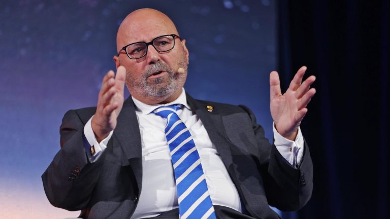 Arthur Sinodinos hoses down concerns about a global economic slowdown