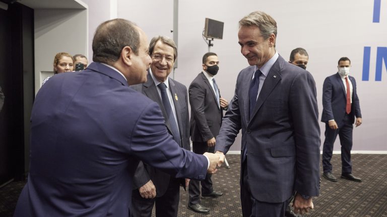 Greek Prime Minister calls for new energy interconnection with Egypt at COP27 summit