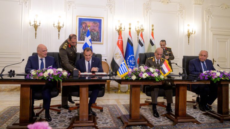Greece and Egypt sign agreements on aeronautics, maritime search and rescue