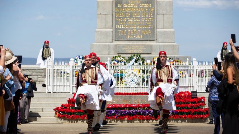 Evzones conclude their inaugural visit to Western Australia with wreath laying ceremony