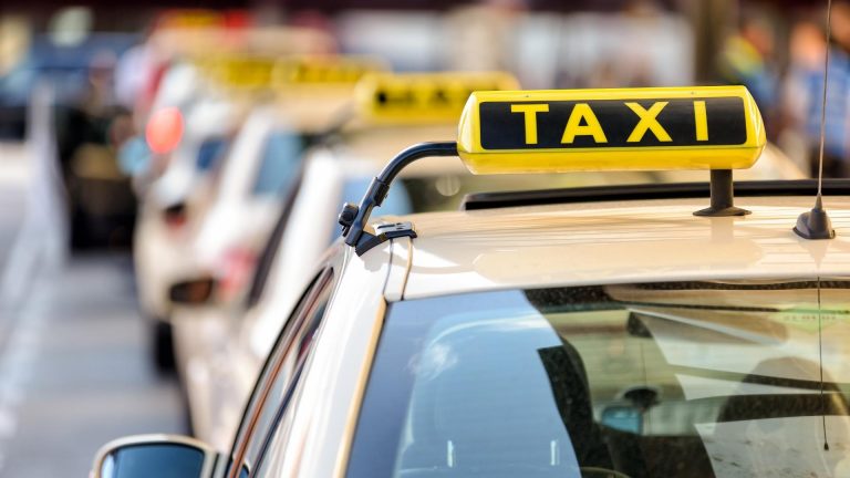 Taxi industry accepts NSW Government’s $905 million assistance package after initial refusal