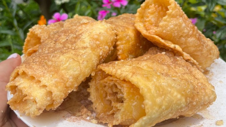 Traditional Greek Christmas Dessert: Diples