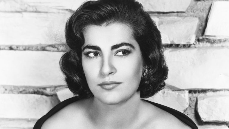 Remembering the Greek celebrities who passed away in 2022