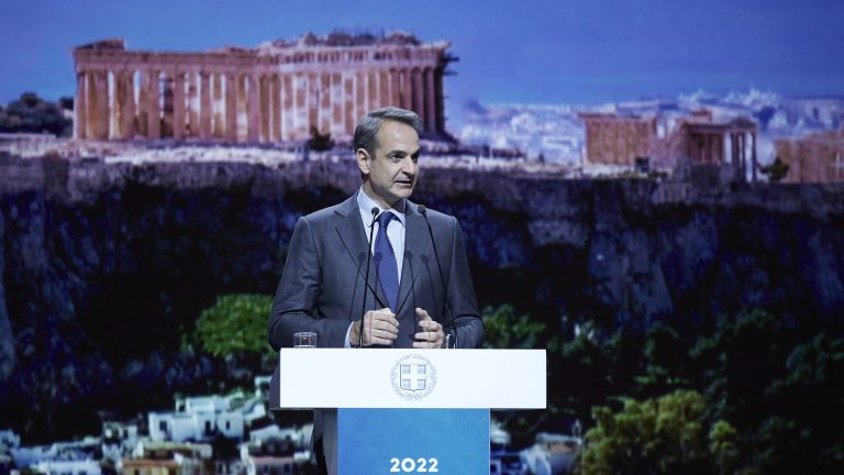 Kyriakos Mitsotakis hails ‘full recovery’ of Greece’s tourism sector in 2022