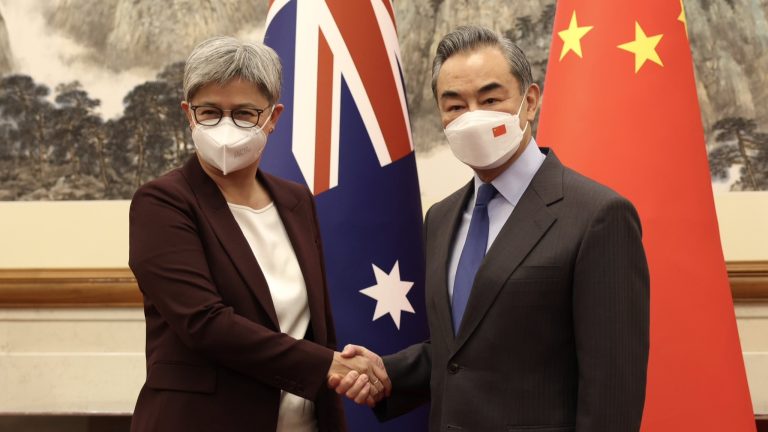 Australia’s Foreign Minister discusses human rights and trade during visit to China