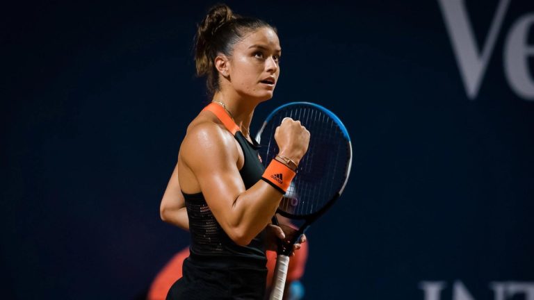 Maria Sakkari slams her way into the next round of the Australian Open