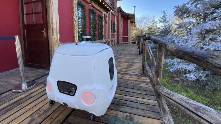 Greek city of Trikala will trial ‘delivery droids’