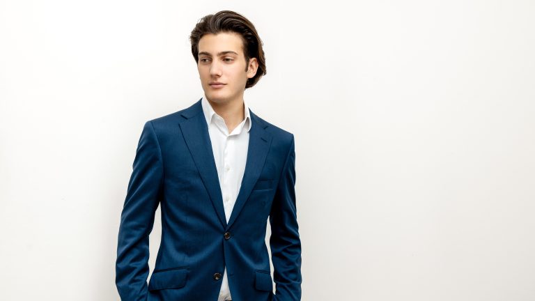 Leon Vitogiannis to compete in semi-final of IFAC Handa Australian Singing Competition