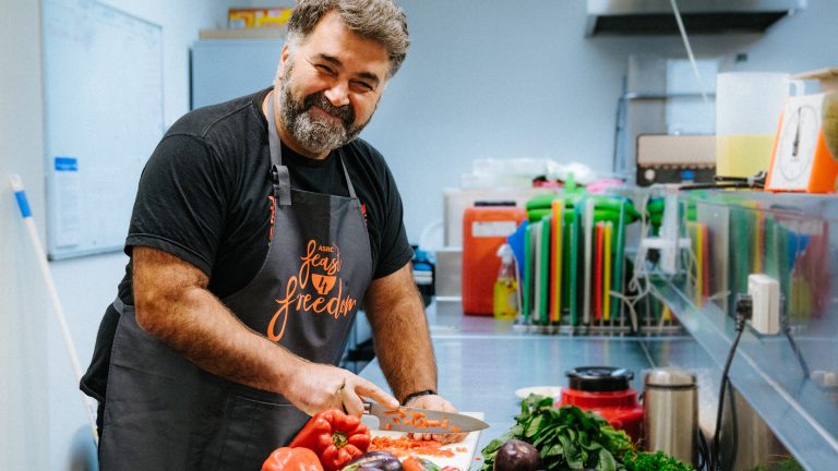 Kon Karapanagiotidis serves Philoxenia recipes to save refugees