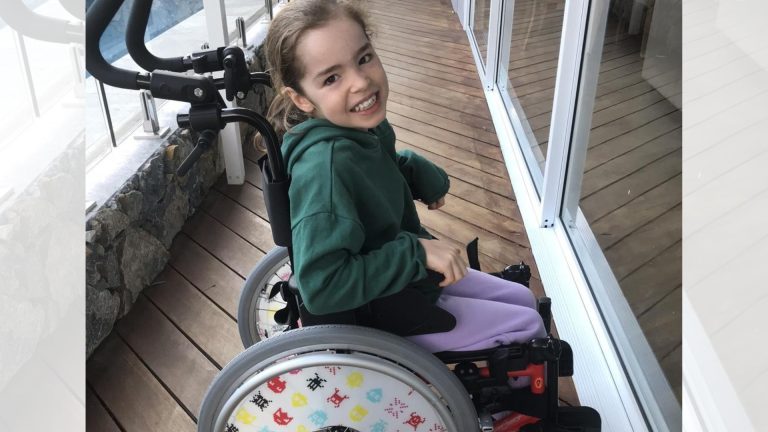 13-year-old Eva Kalpidis to climb Australia’s tallest mountain in wheelchair