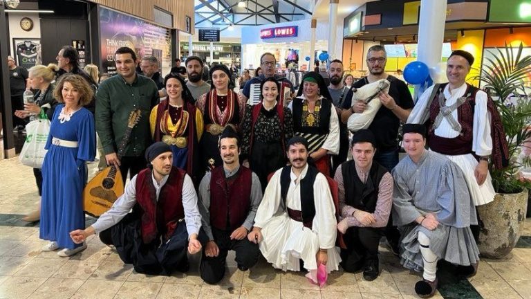 Oakleigh unites to celebrate Greek Independence Day with dances and live music