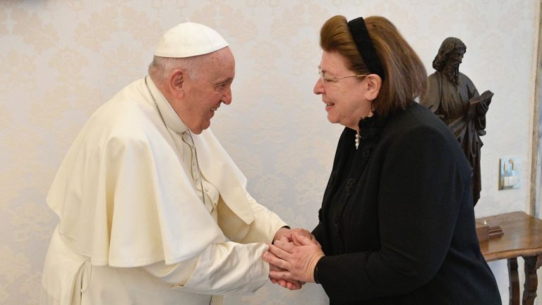 Pope Francis meets with Greece’s Culture Minister after return of Parthenon fragments
