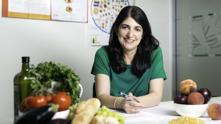Dr Evangeline Mantzioris praises use of herbs and spices in a Mediterranean diet
