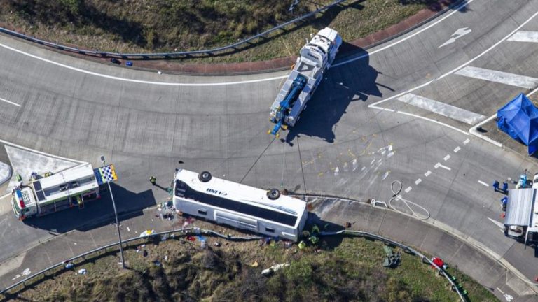Victims of Hunter Valley wedding bus crash identified as communities grieve