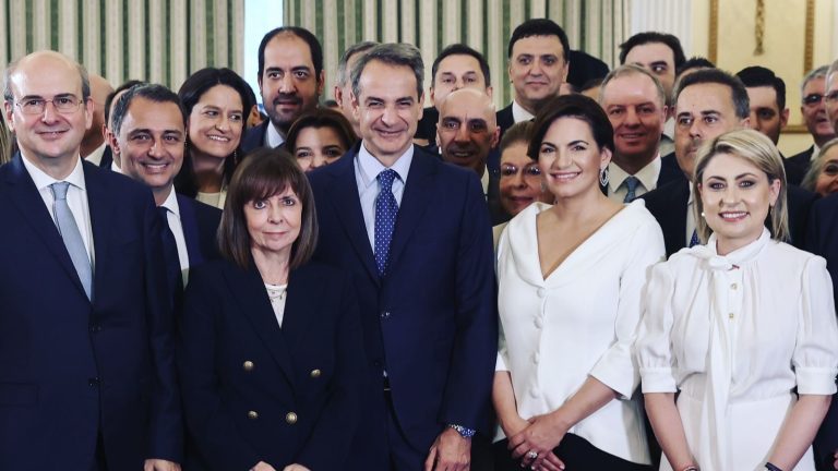 Greece’s new government officially sworn in