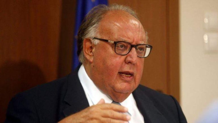 Outspoken former PASOK minister Theodoros Pangalos passes away