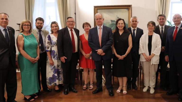 Greek Australian politicians meet with President of Greece’s Parliament